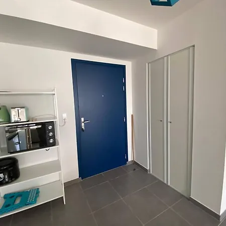 2 Pieces Climatise, Terrasse, 4 Pers - - Fr-1-81-630