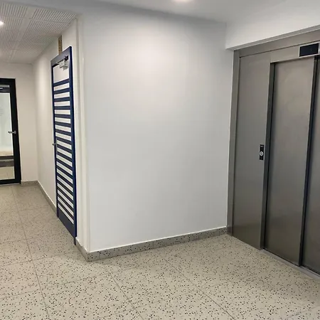 2 Pieces Climatise, Terrasse, 4 Pers - - Fr-1-81-630 Apartment Le Barcares