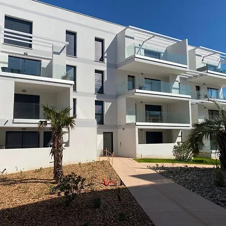 2 Pieces Climatise, Terrasse, 4 Pers - - Fr-1-81-630 Apartment